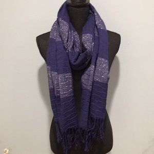 “Pashmina”-Style Wavy and Metallic Scarf